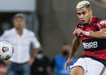 Andreas Pereira tem atuação elogiada no Flamengo e toma posição definitivamente
