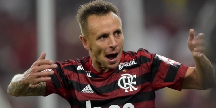 Rafinha chama a atenção ao indicar defensor do Flamengo em seu time ideal