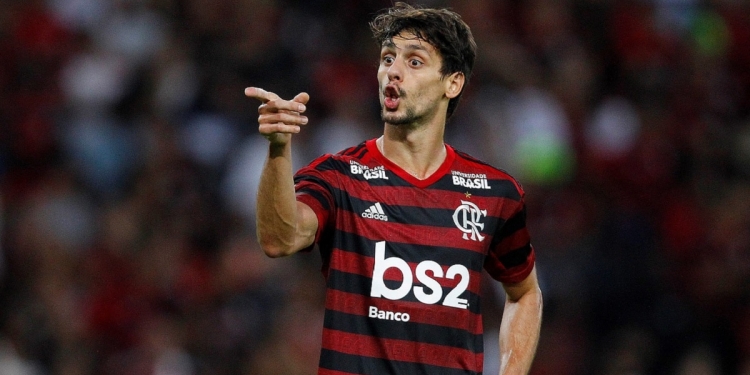 Rodrigo Caio volta a virar desfalque para o Flamengo e não entrará em campo pelo Brasileirão