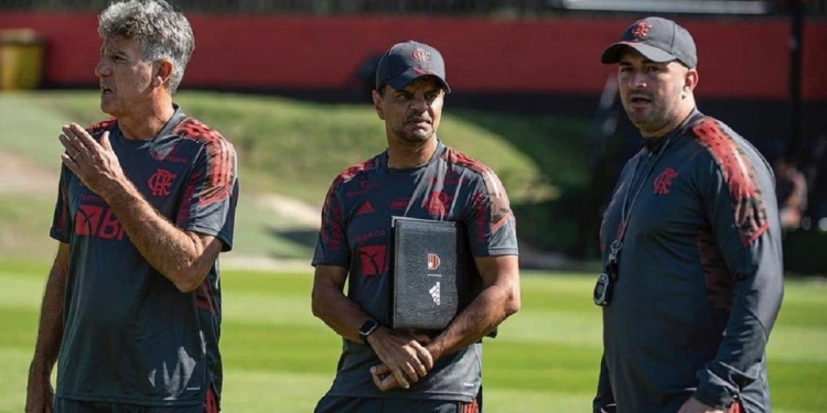 Preparador físico do Flamengo abre o baú das crias do Ninho do Urubu com promessas