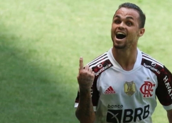 Michel manda recado para a torcida do Flamengo e aponta vilão em tropeço no placar