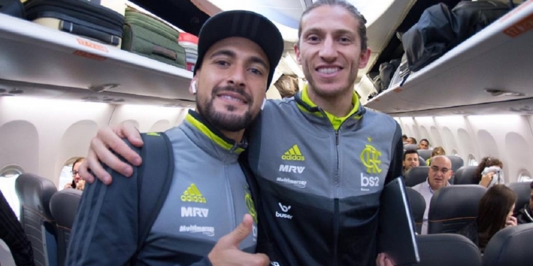 Depois de 1 mês fora dos gramados, Filipe Luís deve retornar à titularidade diante do Barcelona pela semifinal da Libertadores
