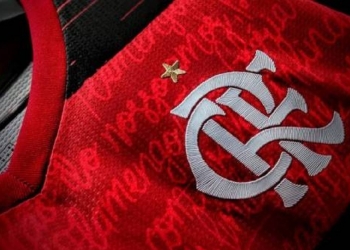 Volante do Flamengo pega os torcedores de surpresa ao anunciar o fim da carreira no futebol