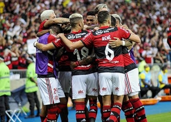 Desfalque de última hora e medalhão no banco de reservas: o bastidores do Flamengo para a decisão na Libertadores