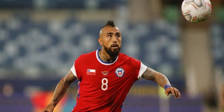 Flamenguista roxo: Arturo Vidal comemora classificação para a final da Libertadores e torcedores repetem apelo por sua contratação