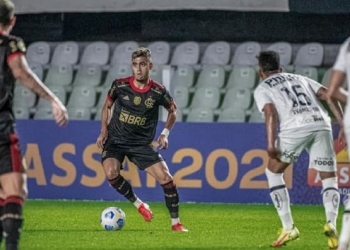 STJD aceita denúncia e agora vai julgar meia do Flamengo por atuar contra gigante da Série A