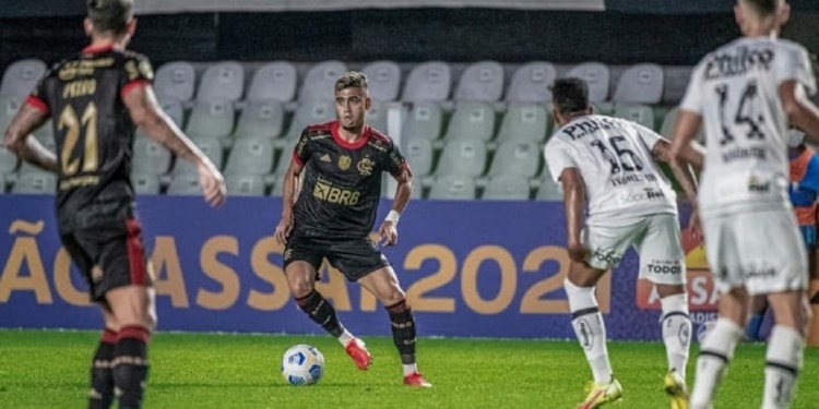 STJD aceita denúncia e agora vai julgar meia do Flamengo por atuar contra gigante da Série A