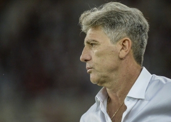 Renato Portaluppi deve amargar 4 desfalques para confronto decisivo contra o Athletico pelo Brasileirão