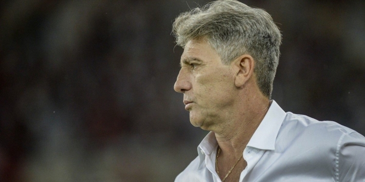 Renato Portaluppi deve amargar 4 desfalques para confronto decisivo contra o Athletico pelo Brasileirão