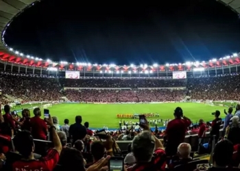 Flamengo é denunciado no STJD por cantos homofóbicos; Grêmio quer eliminação na Copa do Brasil para assumir a vaga
