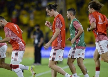 CBF dá calote no Flamengo, volta atrás no adiamento dos jogos e deixa dirigentes enfurecidos