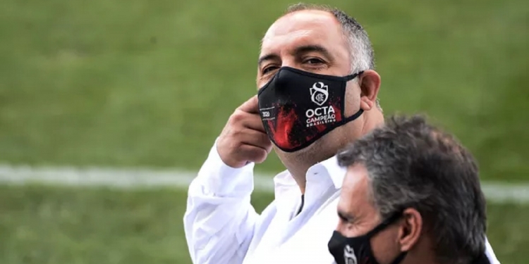 Marcos Braz anuncia contrato com três jogadores para o time de Renato Portaluppi após vitória do Flamengo sobre o Athletico