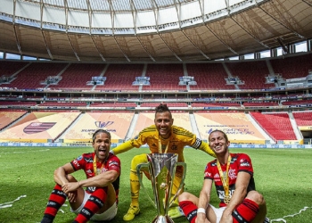 Divulgados os novos tempos dos contratos de Diego Alves, Diego Ribas e Filipe Luís após Flamengo acertar a renovação