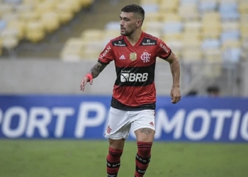 Flamengo está decidindo o futuro de Arrascaeta após renovar com trio de medalhões