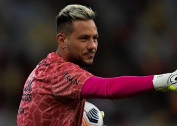 Números de Diego Alves nas últimas partidas do Flamengo no Brasileirão impressionam