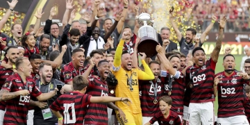 Jogador que deixou o Flamengo em fevereiro de 2019 diz que não está arrependido por perder Libertadores e Brasileirão