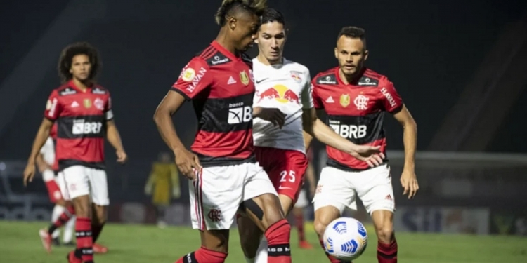 Melhores momentos: Flamengo fica no empate com o RB Bragantino e perde chance de colar no líder após tropeço do Atlético-MG contra a Chapecoense