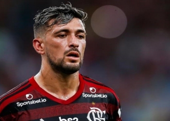 Arrascaeta vira problema para o Flamengo depois de jogo com a Seleção do Uruguai