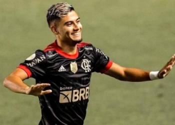 Arrependimento? Manchester United enaltece atuações de Andreas Pereira pelo Flamengo e admite: ‘Impressionado’