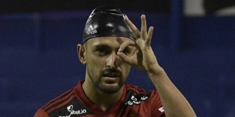 Seleção Uruguaia dá notícia que a torcida do Flamengo não queria sobre Arrascaeta: ‘Lesão grau 2’