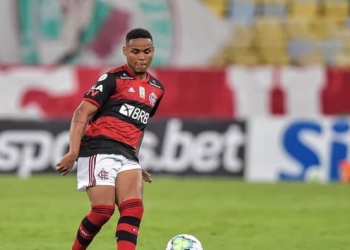 Flamengo vai faturar uma bolada com venda de zagueiro que atingiu 20 jogos com adversário