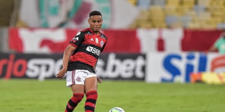 Flamengo vai faturar uma bolada com venda de zagueiro que atingiu 20 jogos com adversário