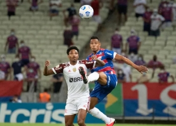 Michael e Vitinho são detonados por torcedores nas redes sociais após partida contra o Fortaleza pelo Brasileirão