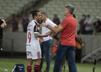 Michael chama Renato Gaúcho de ‘paizão’ e faz emocionante agradecimento: ‘Sou muito grato pelo que fez na minha vida’