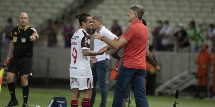 Michael chama Renato Gaúcho de ‘paizão’ e faz emocionante agradecimento: ‘Sou muito grato pelo que fez na minha vida’