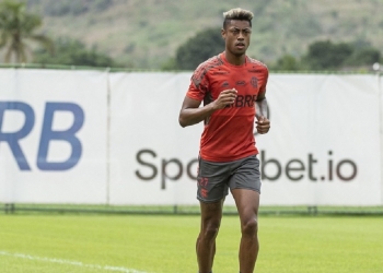 Flamengo dá notícia que a torcida não queria ouvir sobre a situação do atacante Bruno Henrique