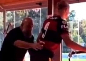 Haaland treina com o uniforme do Flamengo e leva torcedores ao êxtase