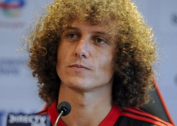 Comentarista compra briga pública com David Luiz e diz que zagueiro do Flamengo quer se ‘vingar’