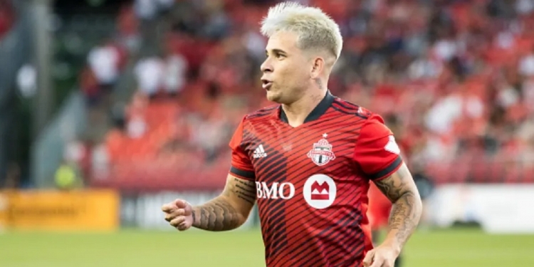 Flamengo e Corinthians disputam a contratação de Soteldo, ex-Santos, atualmente no Toronto FC, diz jornalista