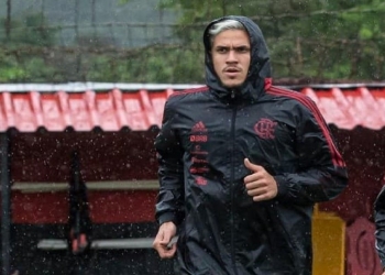 Ninho do Urubu tem clima tenso após cirurgia de Pedro e pedido de saída de Renato do Flamengo