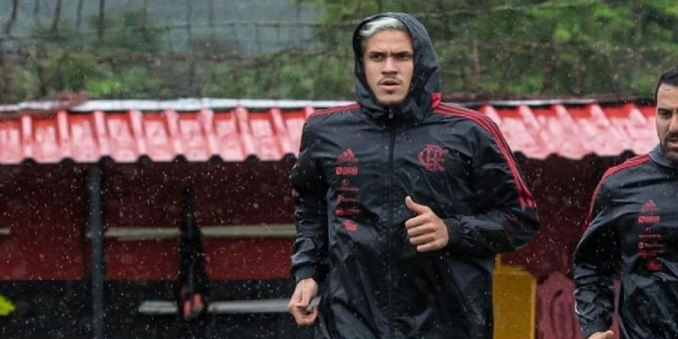 Ninho do Urubu tem clima tenso após cirurgia de Pedro e pedido de saída de Renato do Flamengo