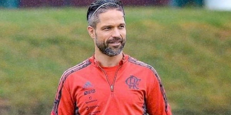 Diego não tem medo de mandar recado para a torcida do Flamengo antes de partida decisiva