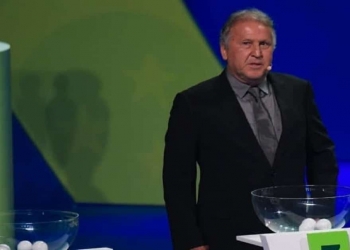 Zico pede calma para torcida do Flamengo e dá conselho típico de ídolo