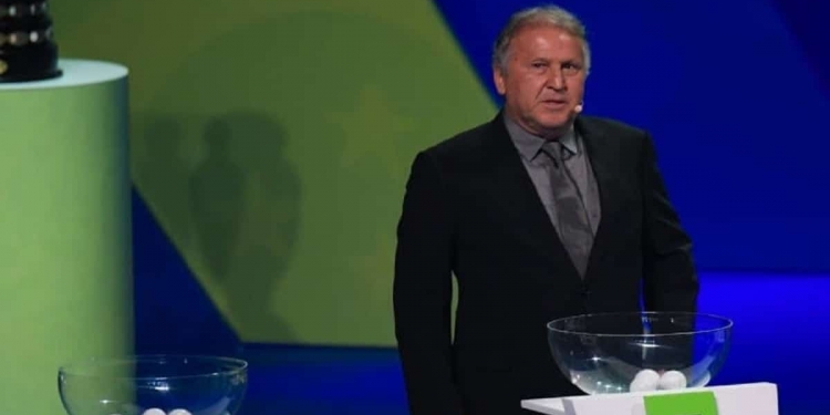 Zico pede calma para torcida do Flamengo e dá conselho típico de ídolo
