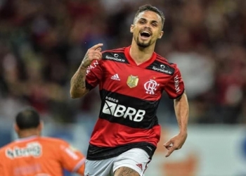 Flamengo supera o Atlético-MG e vitória os mantém vivos no Campeonato Brasileiro
