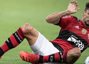 Flamengo atualiza estado de saúde de Rodrigo Caio; defensor sentiu dores no aquecimento e foi vetado do jogo contra o Atlético-MG