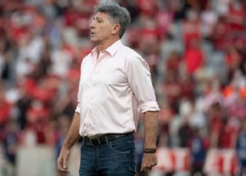 Renato Gaúcho se irrita em coletiva de imprensa com perguntas repetidas após empate: ‘Não aguento mais responder’