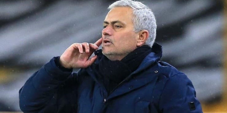 Roma chega com tudo para contratar queridinho da torcida do Flamengo, após aval de Mourinho