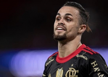 Com rumores de saída, Michael é um dos maiores destaque no Flamengo e brilha dentro de campo
