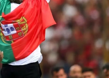 Só falta assinar: Flamengo volta a Portugal e contrata ex-técnico do Benfica como novo comandante da equipe