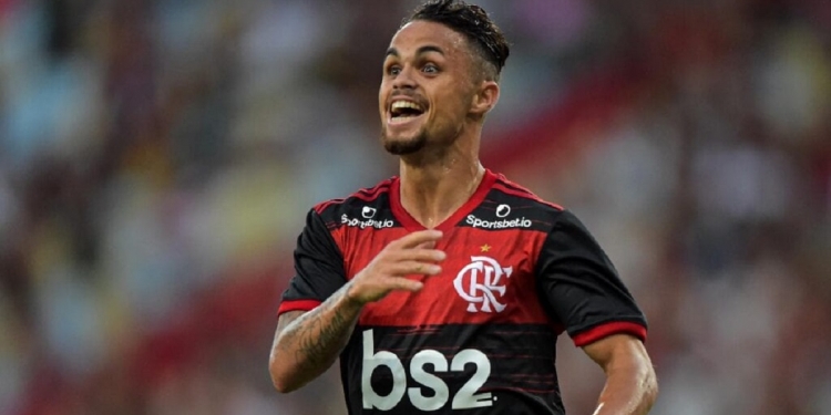 Árabes oferecem o dobro do salário pago pelo Flamengo para levar Michael ao Oriente Médio