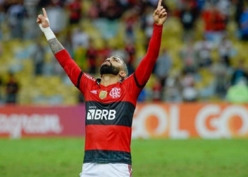 Gabigol festeja marco histórico pelo Flamengo e diz que decisão da Libertadores já começou antes da partida