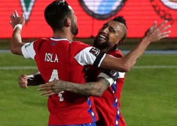 Arturo Vidal manda mensagem enigmática à torcida do Flamengo ao lado de Isla e deixa Nação entusiasmada