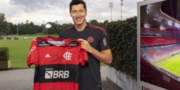 Nova contratação? Lewandowski surge com camisa do Flamengo e empolga torcedores