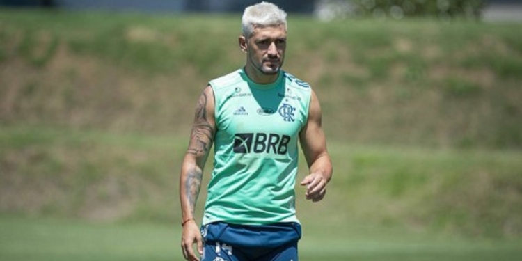 Flamengo volta atrás, desiste do retorno de Arrascaeta e decide se Rodrigo Caio poderá jogar final da Libertadores