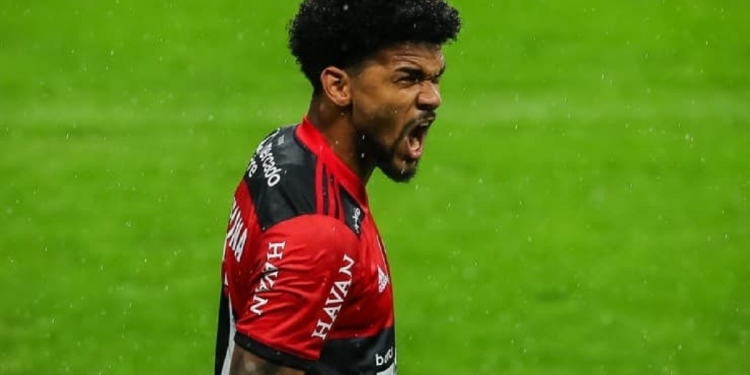 Bruno Viana é sondado por rivais e Flamengo tem atitude inesperada com jogador
